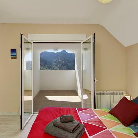 Atico Con Chimenea En Sierra Nevada-Gueejar Sierra Apartment Exterior photo